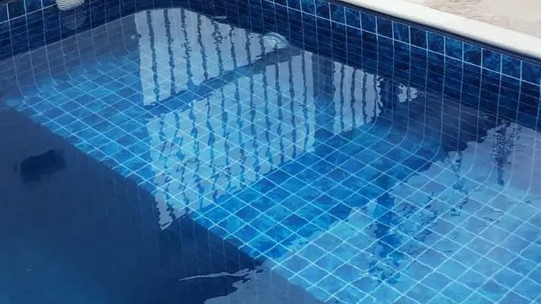 Itanhanhém : Casa com Piscina e Churrasqueira