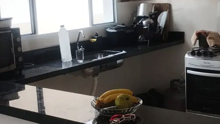 Itanhanhém : Casa com Piscina e Churrasqueira