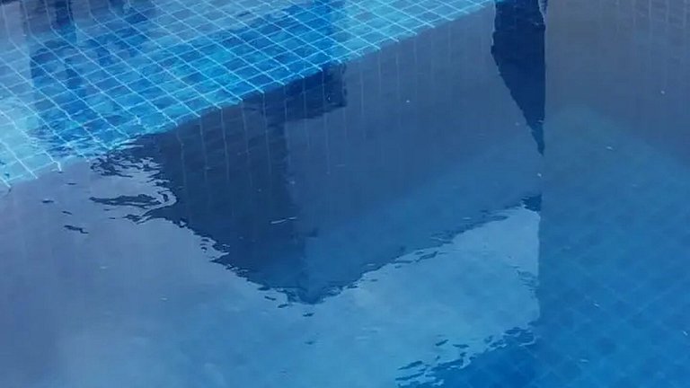 Itanhanhém : Casa com Piscina e Churrasqueira