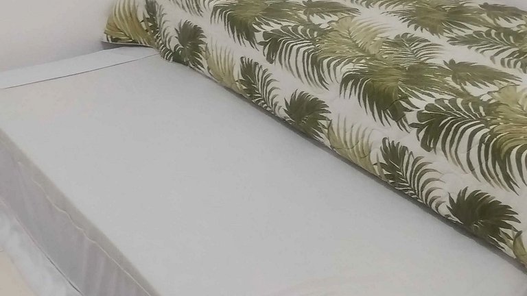 Itanhanhém : Casa com Piscina e Churrasqueira