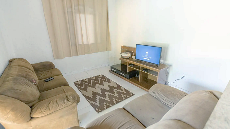 Casa para 8 Pessoas com Piscina e Churrasqueira