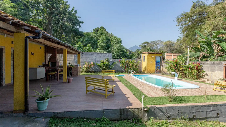 Casa para 8 Pessoas com Piscina e Churrasqueira