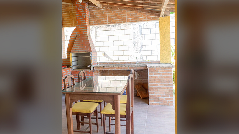 Casa para 8 Pessoas com Piscina e Churrasqueira