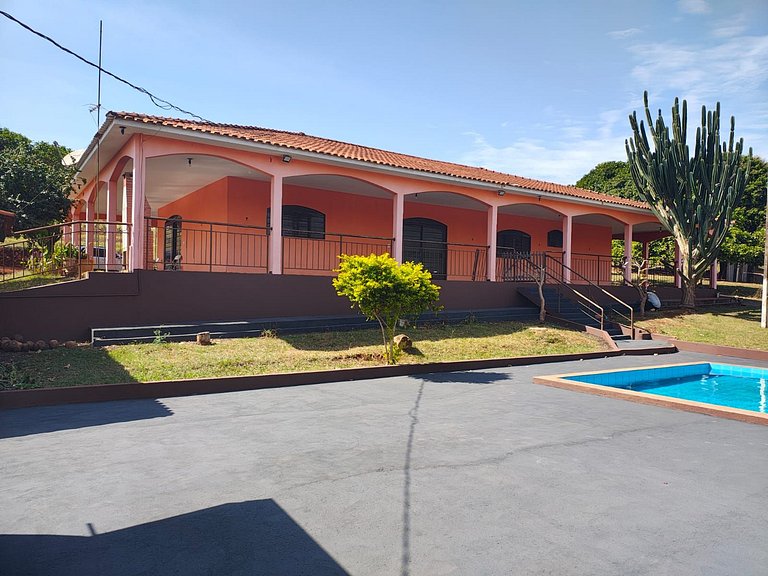 Seu Refúgio em Ribeirão – Espaço e Conforto!