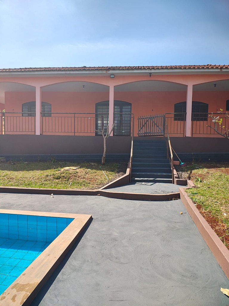 Seu Refúgio em Ribeirão – Espaço e Conforto!