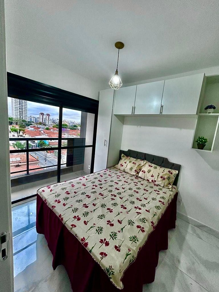 Apartamento com Piscina e Academia Compartilhados