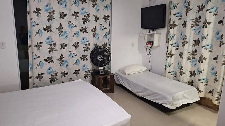 Alexania Casa Beira do Lago Piscina Churrasqueira