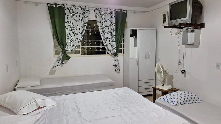 Alexania Casa Beira do Lago Piscina Churrasqueira