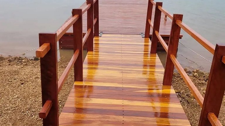 Alexania Casa Beira do Lago Piscina Churrasqueira