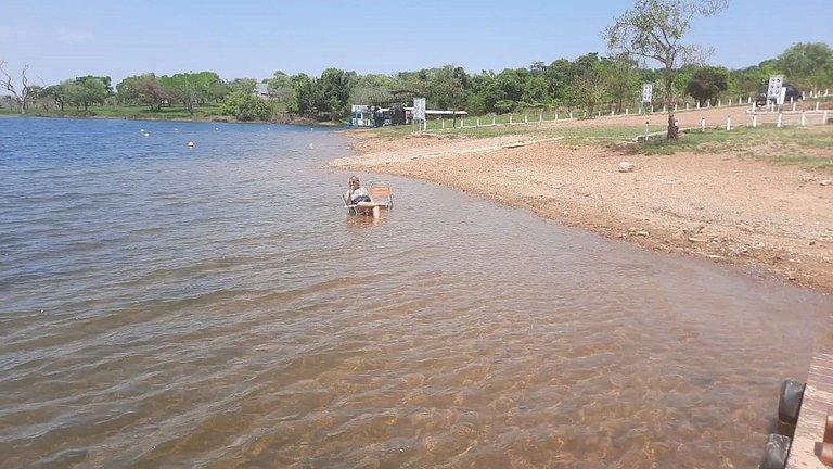 Alexania Casa Beira do Lago Piscina Churrasqueira