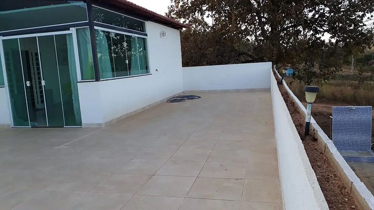 Alexania Casa Beira do Lago Piscina Churrasqueira