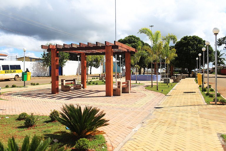 Alexania Casa Beira do Lago Piscina Churrasqueira