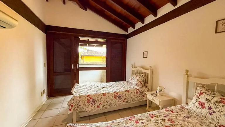 Barra do Una Excelente Casa com Piscina, e Sauna