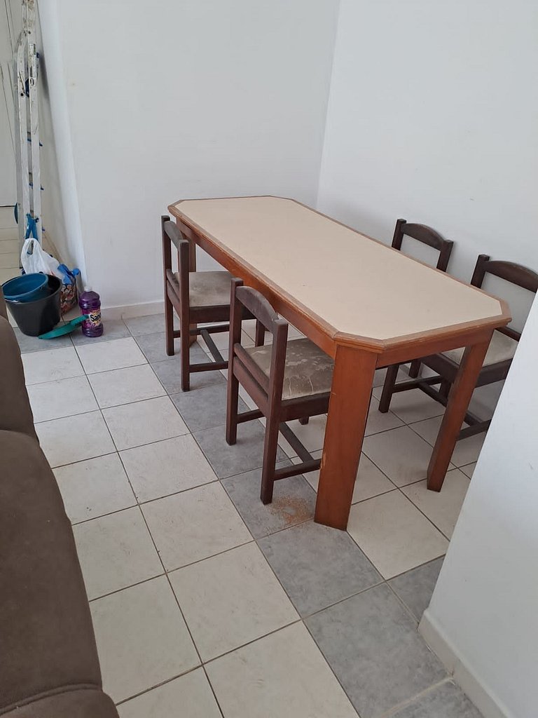 Guarujá: Apto p/ 6, Perto da Praia Pitangueiras