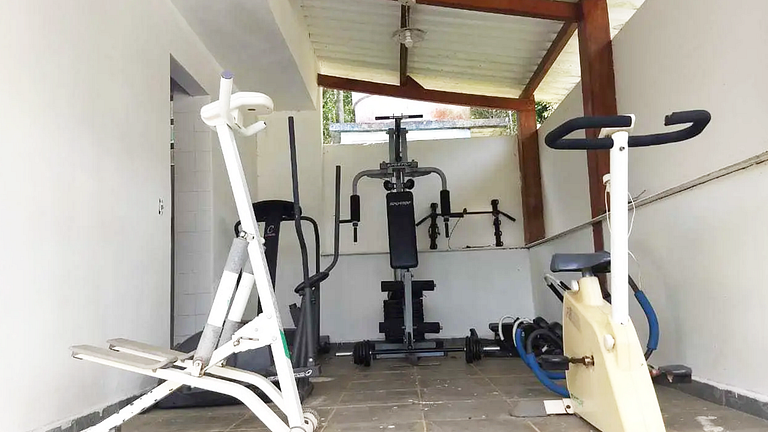 Conforto em Juquitiba: Piscina e Lago para Pesca