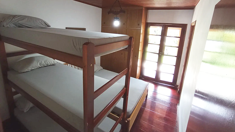 Conforto em Juquitiba: Piscina e Lago para Pesca