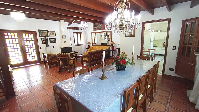 Conforto em Juquitiba: Piscina e Lago para Pesca