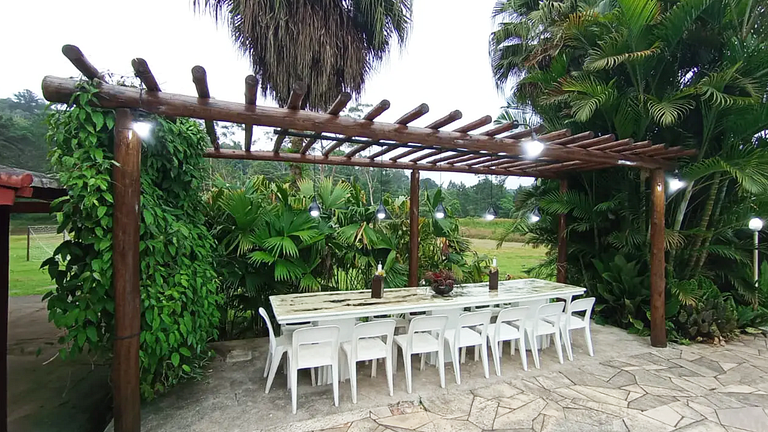 Conforto em Juquitiba: Piscina e Lago para Pesca