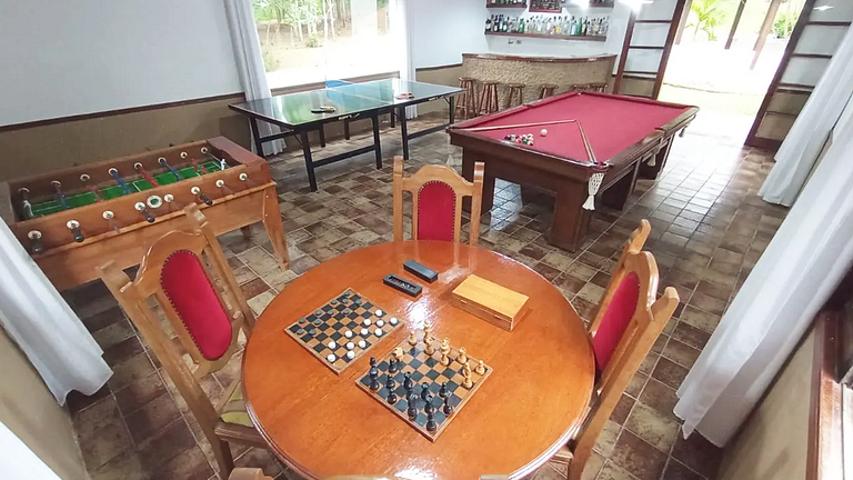 Conforto em Juquitiba: Piscina e Lago para Pesca