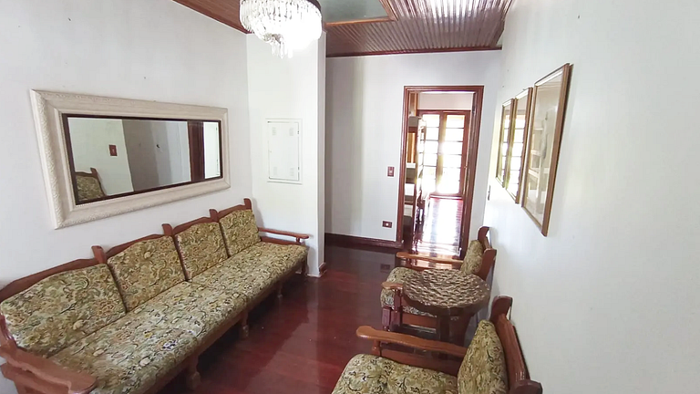 Conforto em Juquitiba: Piscina e Lago para Pesca