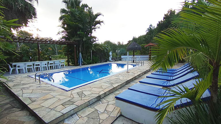 Conforto em Juquitiba: Piscina e Lago para Pesca