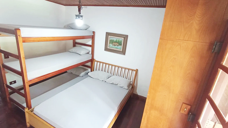 Conforto em Juquitiba: Piscina e Lago para Pesca