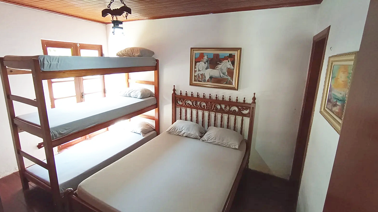 Conforto em Juquitiba: Piscina e Lago para Pesca