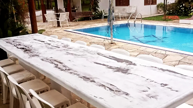 Conforto em Juquitiba: Piscina e Lago para Pesca