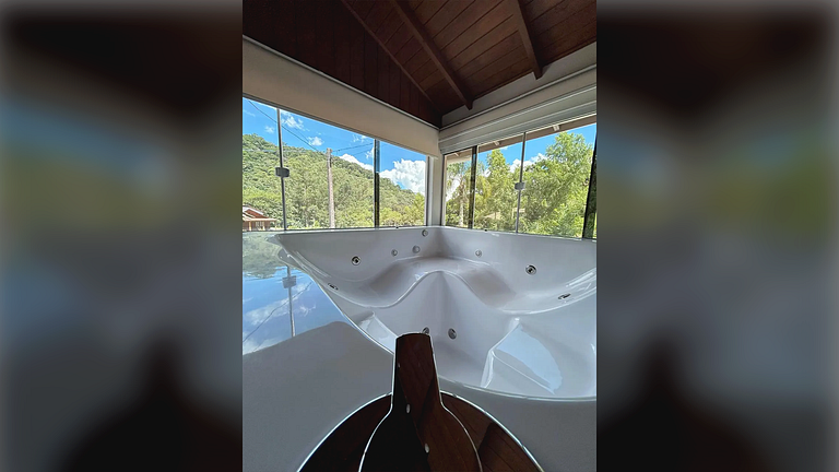 Refúgio Diferenciado na Serra Jacuzzi, Rio em SC