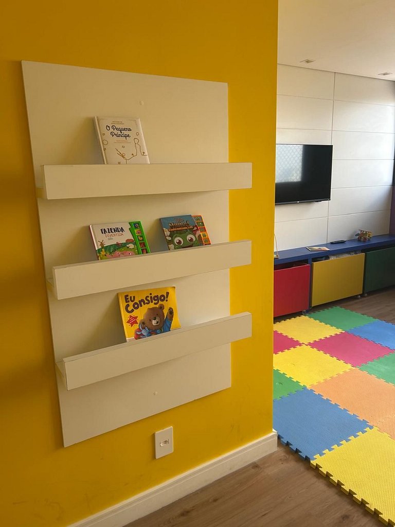 Apartamento com Piscina e Academia Compartilhados