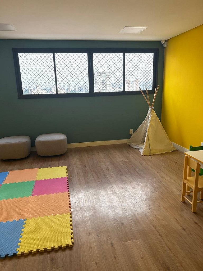 Apartamento com Piscina e Academia Compartilhados