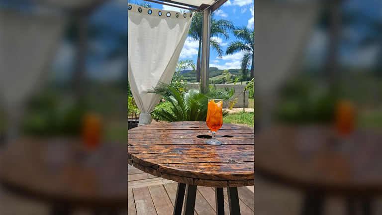 Refúgio em Serra Azul MG: Piscina e Churrasqueira