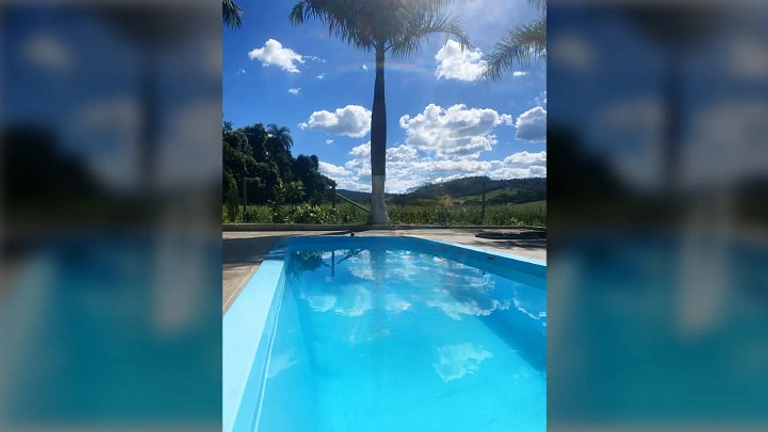 Refúgio em Serra Azul MG: Piscina e Churrasqueira