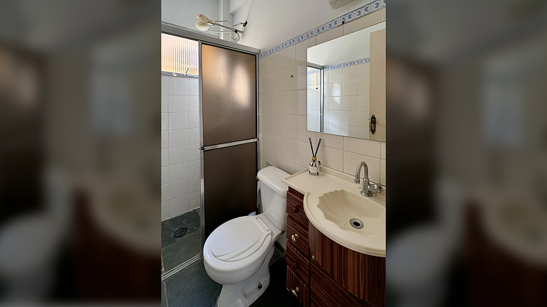 Ubatuba: Apto Perto do Mar e Comércio