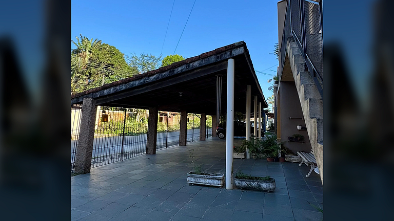 Ubatuba: Apto Perto do Mar e Comércio