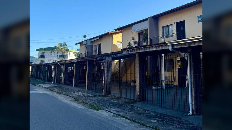 Ubatuba: Apto Perto do Mar e Comércio