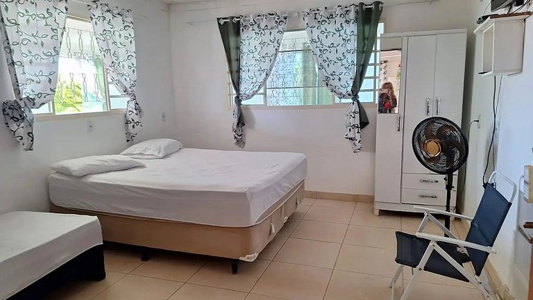 Alexania Casa Beira do Lago Piscina Churrasqueira