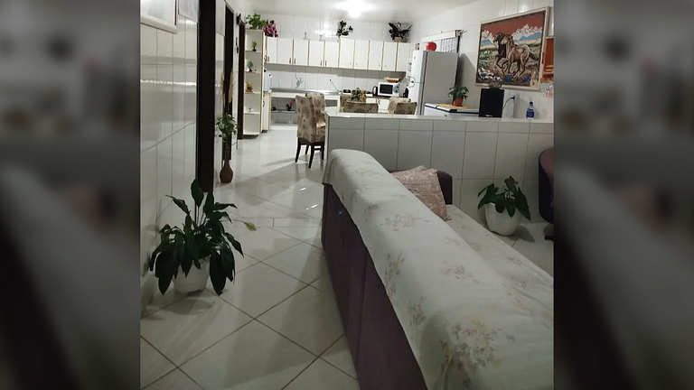 Barra do Sul: Casa completa com Churrasqueira