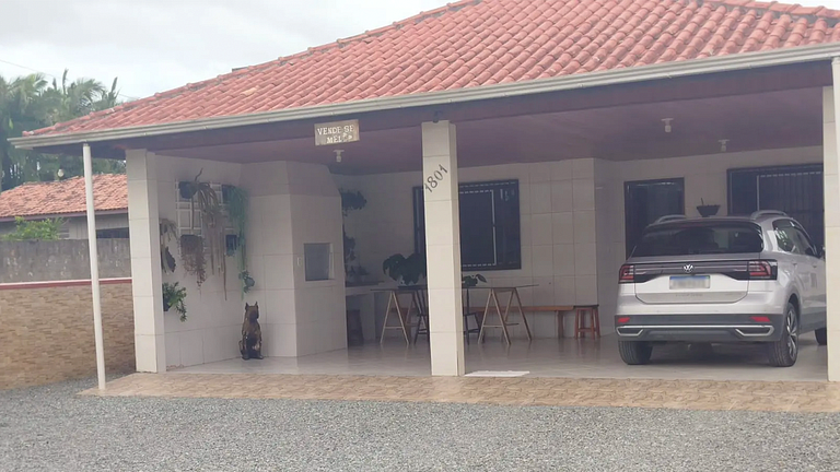 Barra do Sul: Casa completa com Churrasqueira