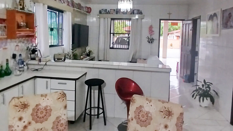 Barra do Sul: Casa completa com Churrasqueira