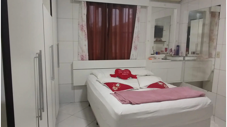 Barra do Sul: Casa completa com Churrasqueira