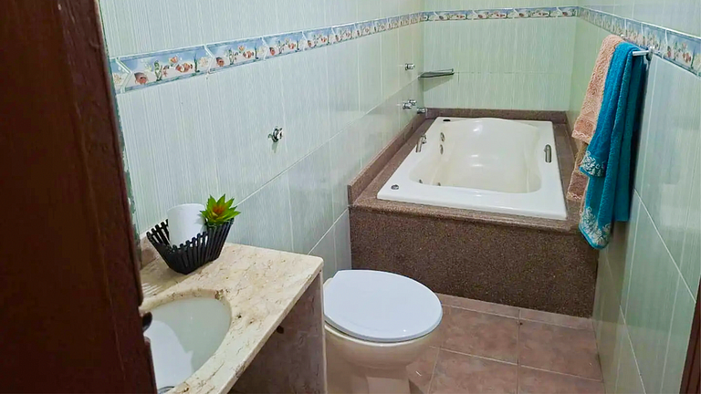 São Pedro da Aldeia: Casa Ampla c/ Piscina e BBQ