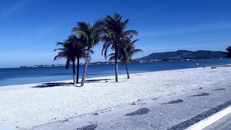 São Pedro da Aldeia: Casa Ampla c/ Piscina e BBQ