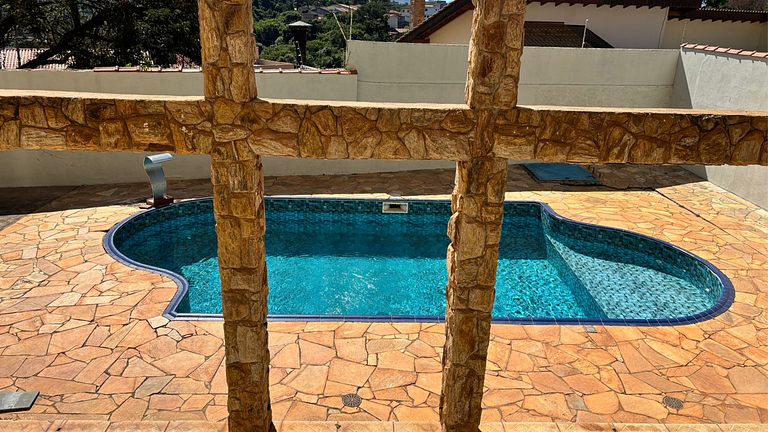 Casa Bella Atibaia: Piscina c/ Hidro e Sinuca
