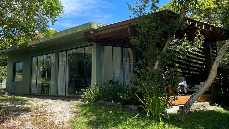 Casa Garopaba: Ar-Condicionado, Deck e Natureza