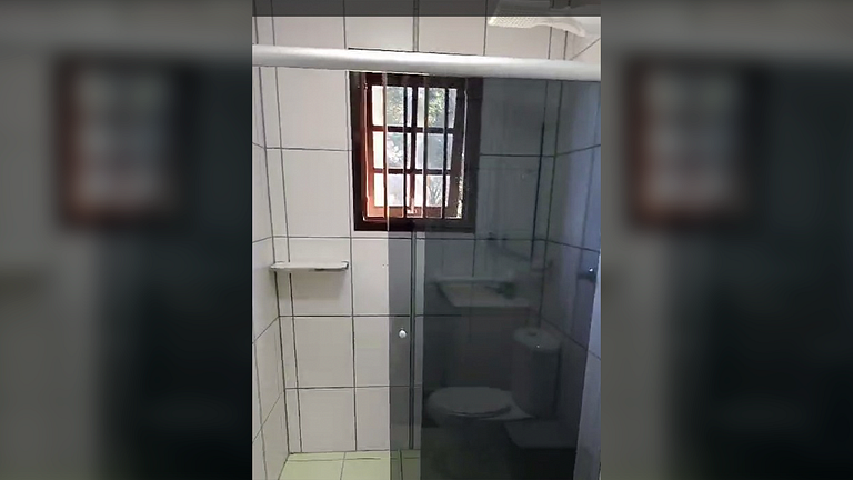 Embu-Guaçu: Refúgio Piscina Campo de Futebol