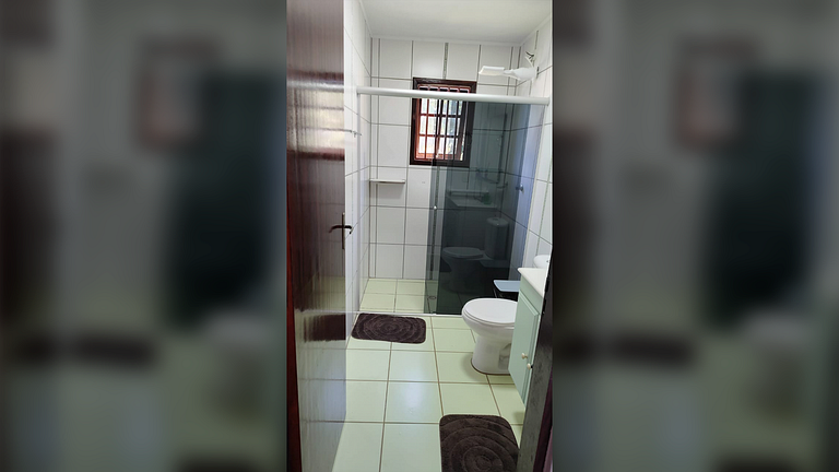 Embu-Guaçu: Refúgio Piscina Campo de Futebol