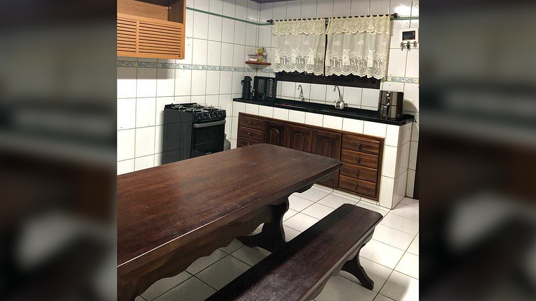 Embu-Guaçu: Refúgio Gramado com Piscina