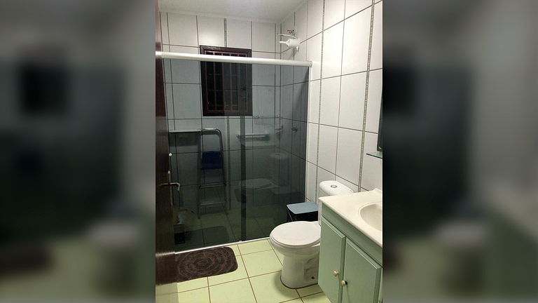 Embu-Guaçu: Refúgio Gramado com Piscina