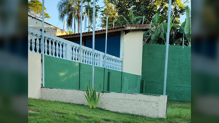 Embu-Guaçu: Refúgio Gramado com Piscina